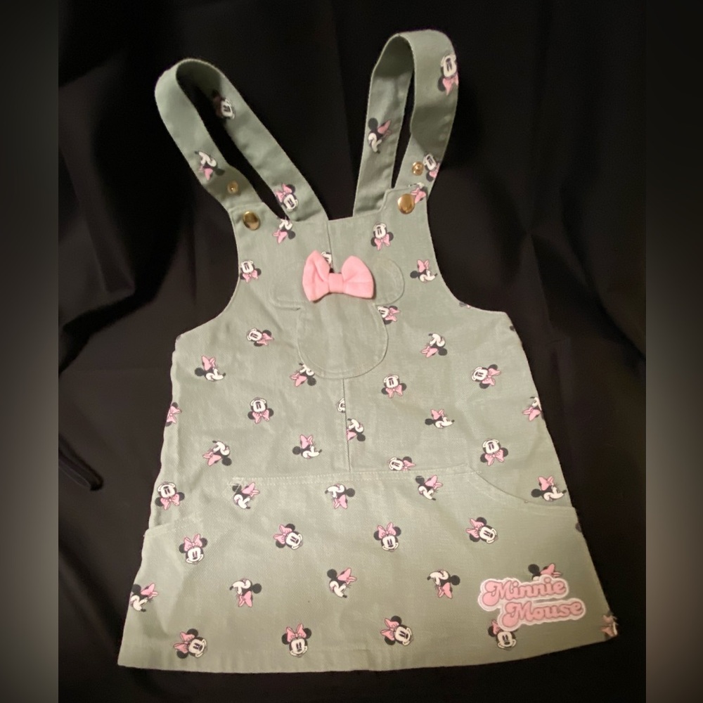 Disney Minnie Mouse denim dress with pockets. Adjustable straps. 4T Like new.